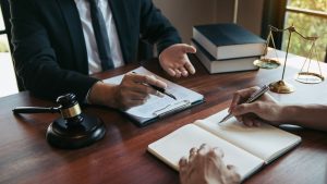 Advantages of Being a Litigation Lawyer
