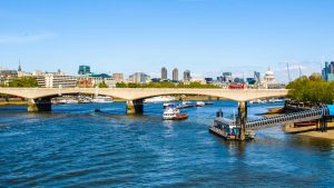 Go Evening Kayaking on the River Thames