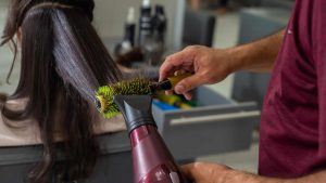 What Are the Benefits of Seeing a Professional Hair Stylist in London