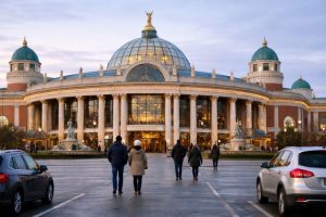 What Time Does the Trafford Centre Open and Close on New Year&rsquo;s Eve