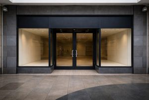 When Did the Regatta Dundee Store Close?