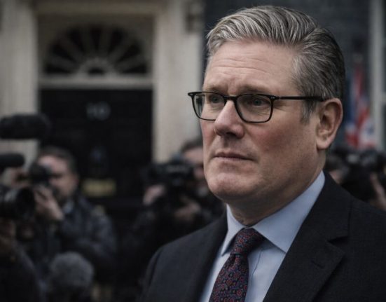 keir starmer resignation poll